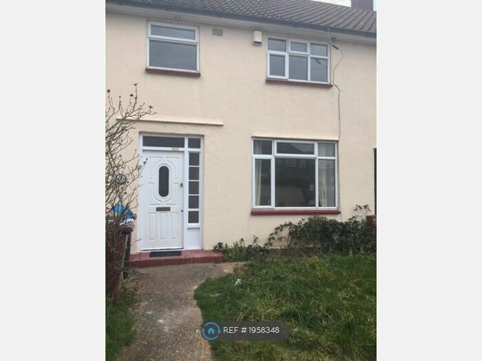 3 Bedroom Terraced House To Rent In Cawdor, South Ockendon, RM15