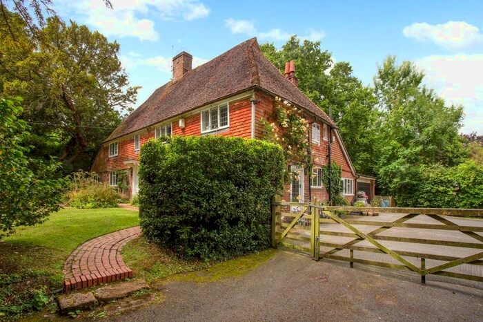 5 Bedroom Property For Sale In Heathfield Road, Burwash Weald, East Sussex, TN19