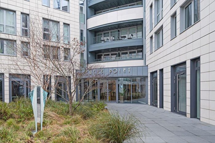 1 Bedroom Flat To Rent In City Road, Old Street, London, EC1V