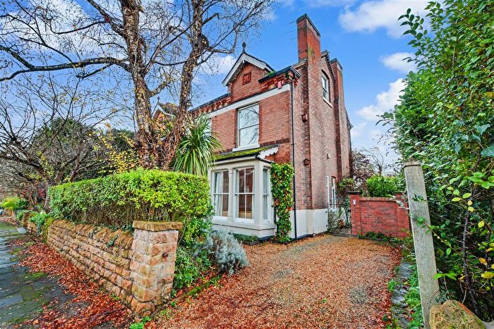 5 Bedroom Semi Detached House For Sale In Grange Avenue, Beeston, NG9