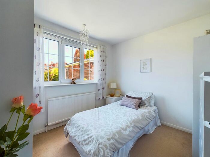 2 Bedroom Detached Bungalow For Sale In Stanmore Gardens, Arnold, Nottingham, NG5