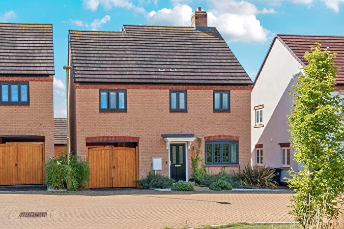 4 Bedroom Detached House For Sale In North Leigh, Witney, OX29