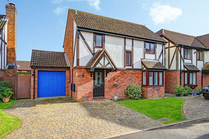 4 Bedroom Detached House For Sale In Squirrel Chase, Hemel Hempstead, HP1