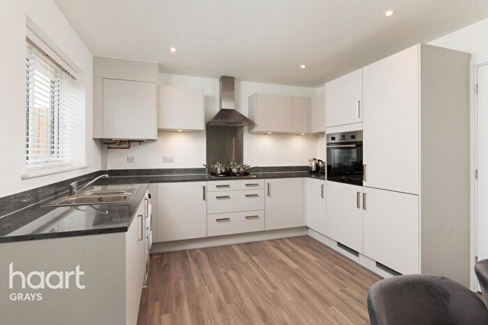 2 Bedroom Semi-Detached House For Sale In Maple Drive, Fobbing, SS17