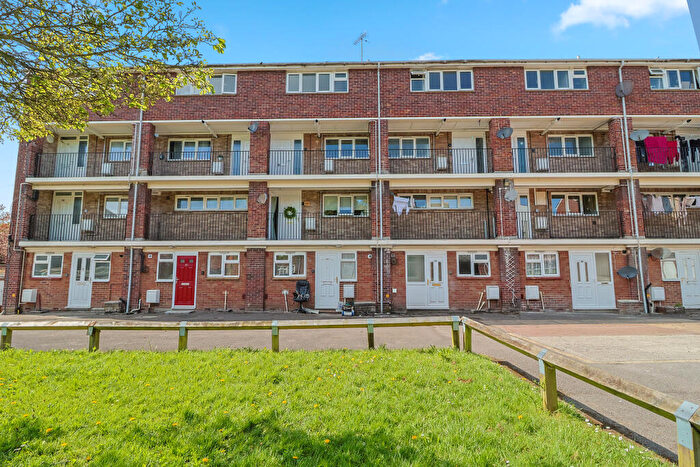 2 Bedroom Flat For Sale In Wellington Flats, Salthouse Lane, Yeovil, BA20