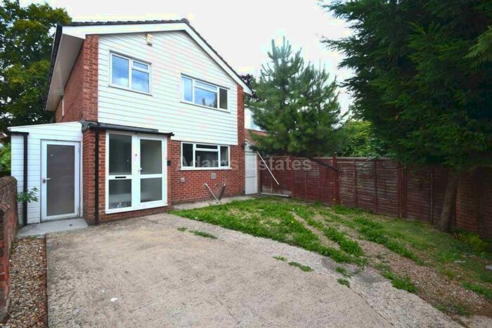 6 Bedroom Detached House To Rent In Wokingham Road, Reading, RG6