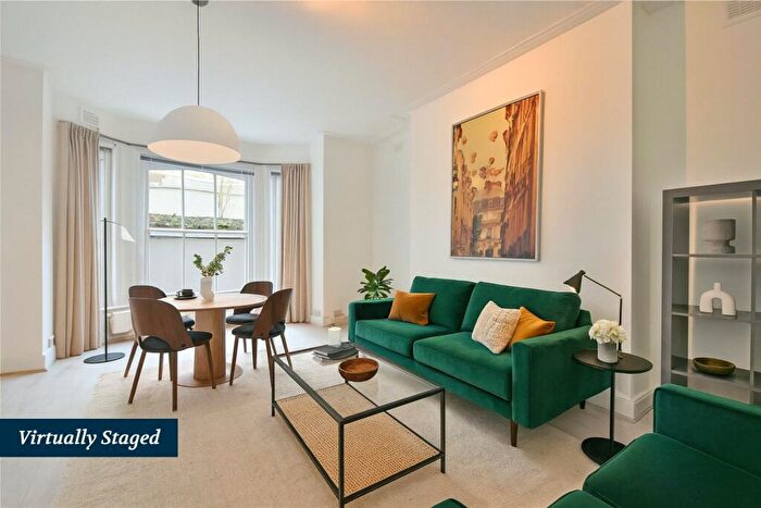 3 Bedroom Flat To Rent In Compayne Gardens, South Hampstead, NW6