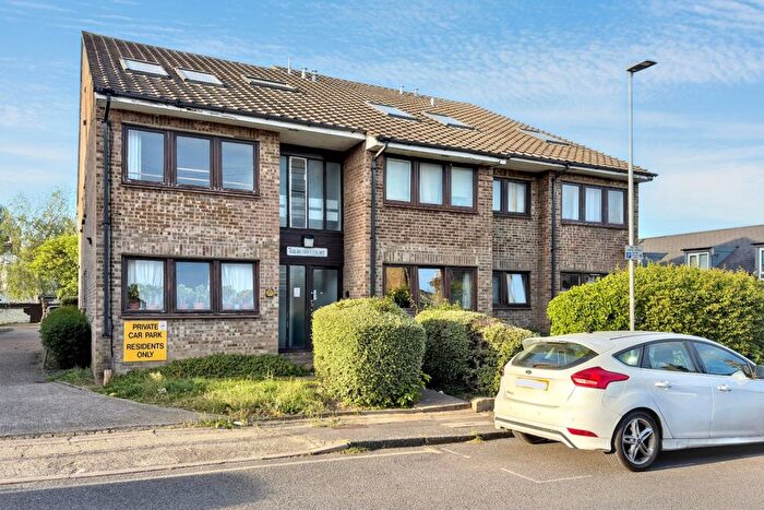 2 Bedroom Flat For Sale In Bonner Hill Road, Norbiton, Kingston Upon Thames, KT1