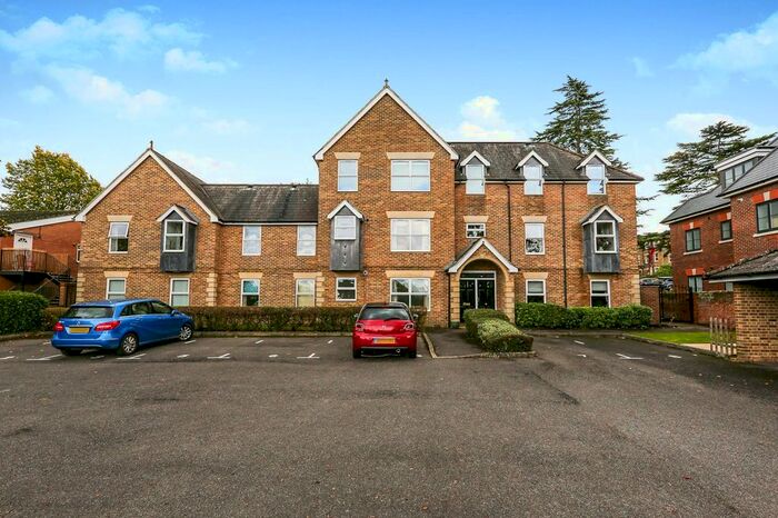 2 Bedroom Flat To Rent In Epsom Road, Guildford, GU1