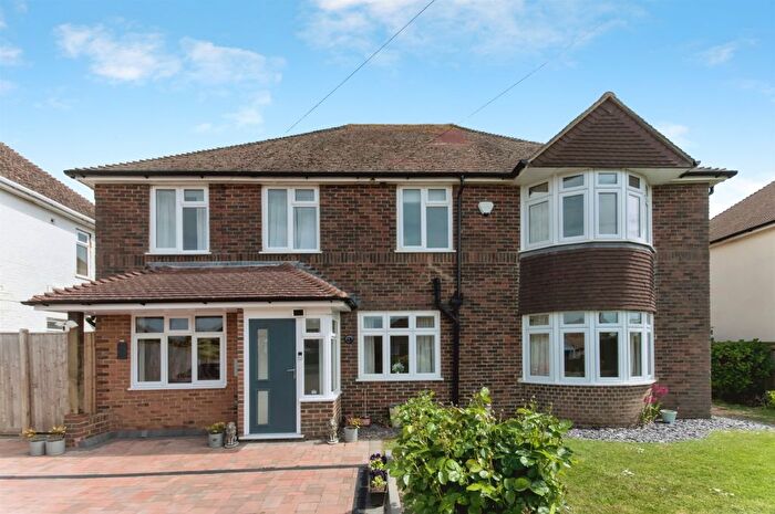 5 Bedroom Detached House For Sale In South Cliff Avenue, Bexhill-On-Sea, TN39
