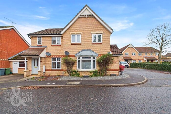 3 Bedroom Semi Detached House For Sale In Evans Way, Old Catton, Norwich, NR6