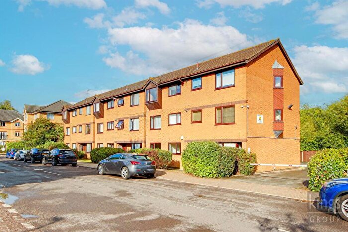 1 Bedroom Flat For Sale In Tysoe Avenue, Enfield, EN3