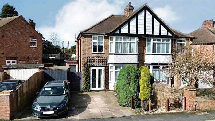 3 Bedroom Semi Detached House For Sale In Cedar Road, Loughborough, LE11