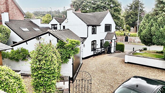 3 Bedroom Detached House For Sale In Longton Road, Stoke-On-Trent, ST4