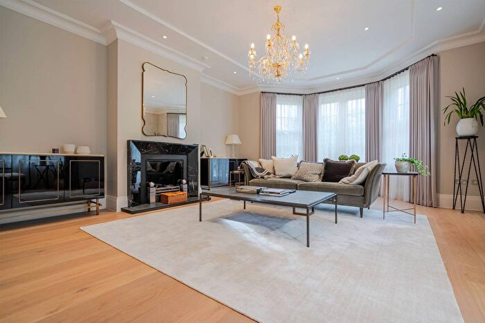 3 Bedroom Semi-Detached House For Sale In The Barons, Englefield Green, Egham, TW20