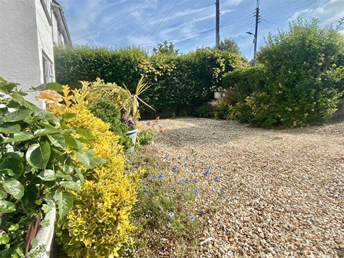 3 Bedroom Apartment For Sale In West Bay Road, Bridport, DT6