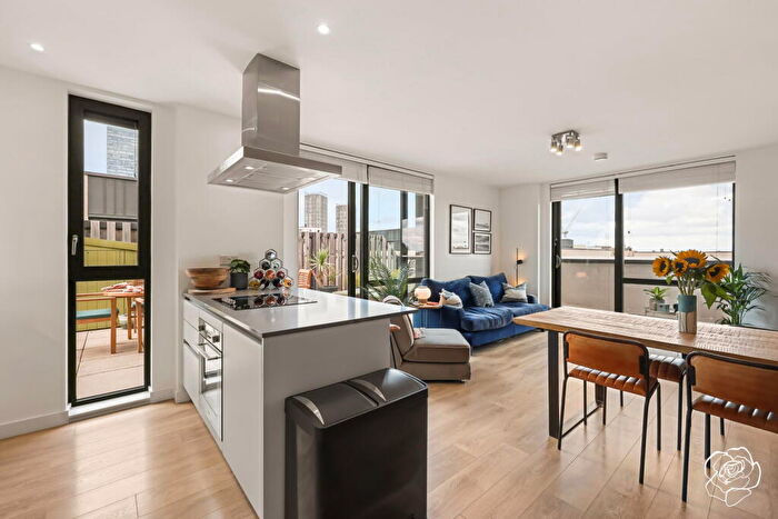 2 Bedroom Penthouse For Sale In Carriage House, Leyton Road, Stratford, E15