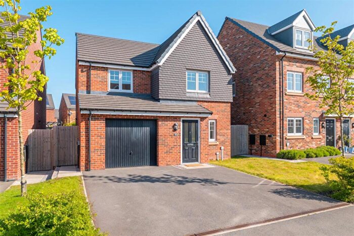 3 Bedroom Detached House For Sale In Lapwing Grove, Farington Moss, Leyland, PR26