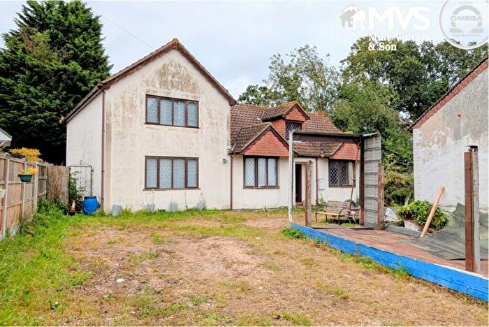 4 Bedroom Detached House For Sale In House And Barn, The Willows, London Road, Clacton-on-Sea, CO16