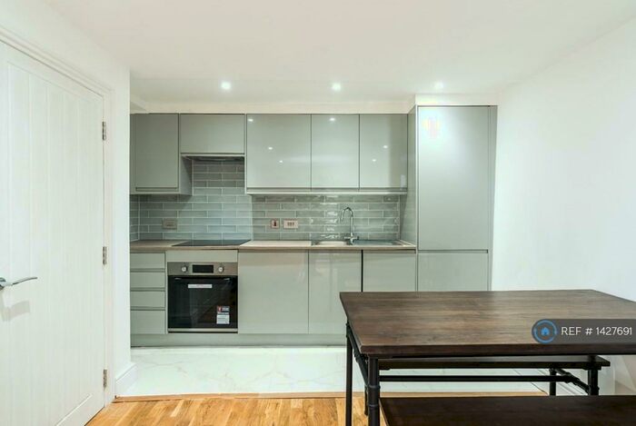 3 Bedroom Flat To Rent In Torriano Avenue, London, NW5