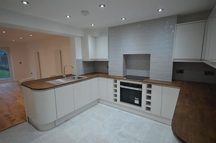 3 Bedroom Semi-detached House To Rent In South Park, Lincoln, LN5