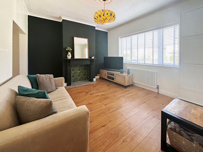 3 Bedroom Terraced House To Rent In Barkham Road, Wokingham, Berkshire, RG41