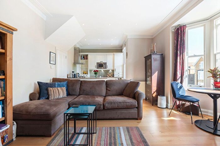 1 Bedroom Flat For Sale In Church Road, Richmond Hill, TW10