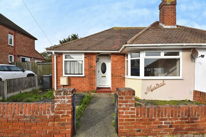 2 Bedroom Detached Bungalow For Sale In Granville Avenue, Ramsgate, Kent, CT12