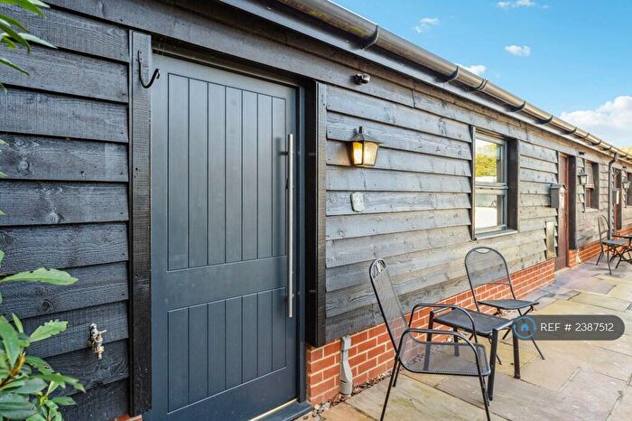 1 Bedroom Flat To Rent In Swiss Farm, Henley-On-Thames, RG9