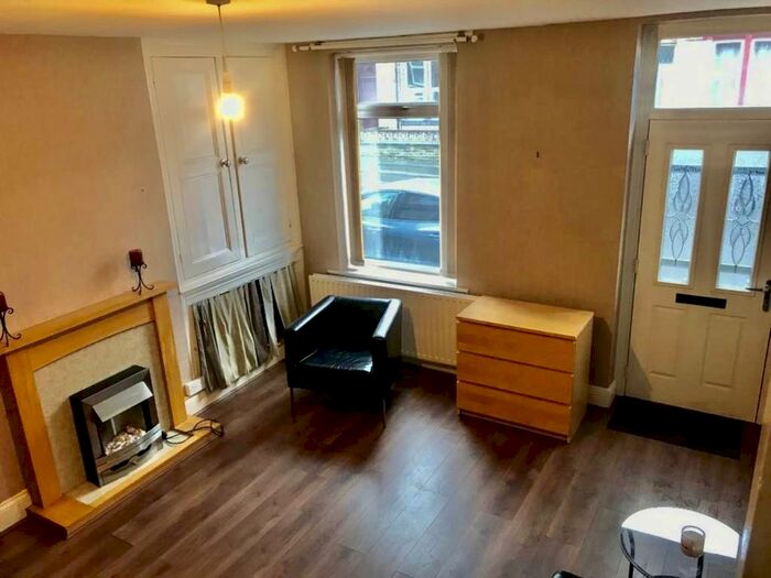2 Bedroom End Of Terrace House To Rent In Asquith Avenue, Morley, Leeds, LS27