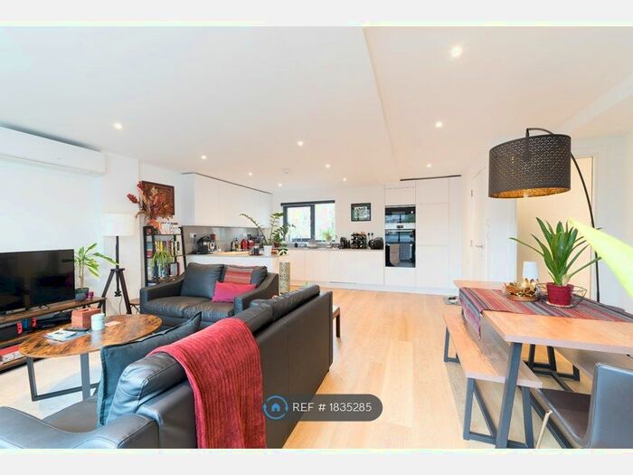 2 Bedroom Flat To Rent In Bancroft Road, London, E1