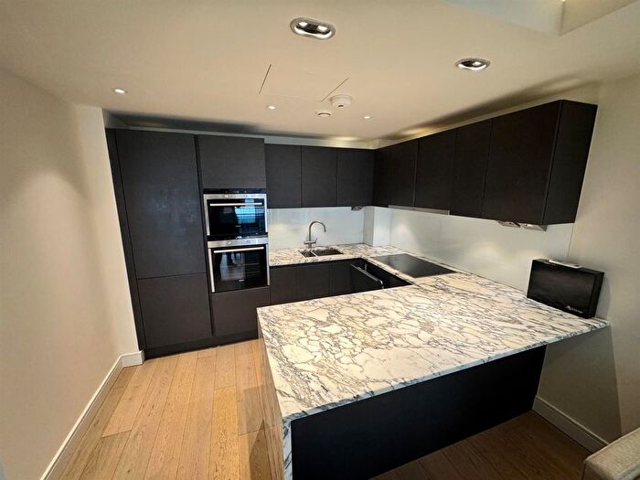 2 Bedroom Flat To Rent In Park Street, London, SW6