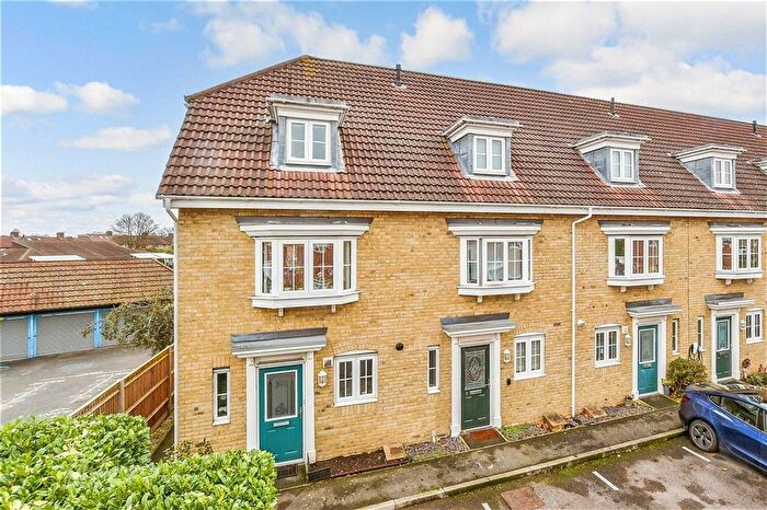 3 Bedroom End Terrace House For Sale In Malmesbury Road, Morden, Surrey, SM4