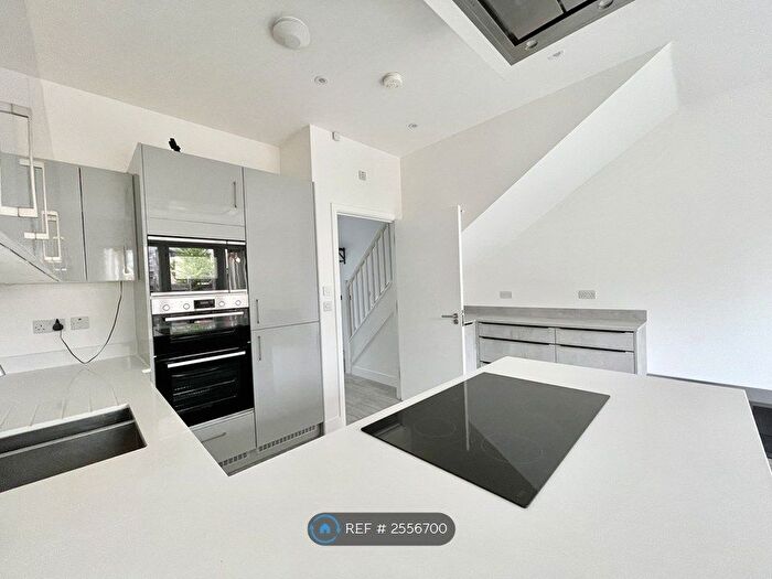 3 Bedroom Terraced House To Rent In Barton Fields Road, Oxford, OX3