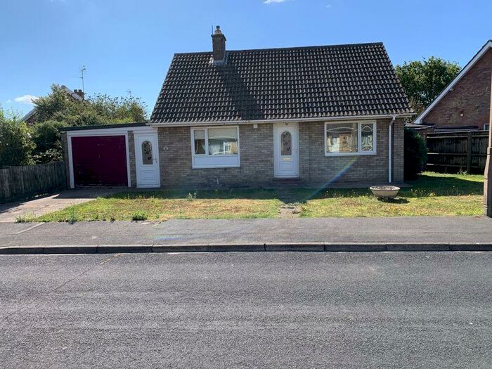 2 Bedroom Detached Bungalow To Rent In Crown Drive, Spalding, PE11