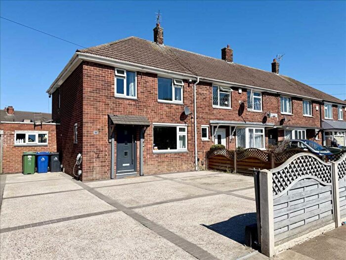 3 Bedroom End Of Terrace House For Sale In Runswick Road, Grimsby, DN32