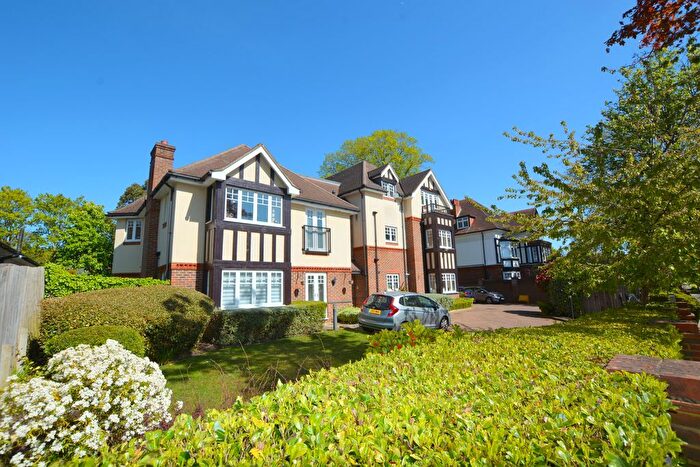 2 Bedroom Flat For Sale In Argent House, The Avenue, Hatch End, HA5