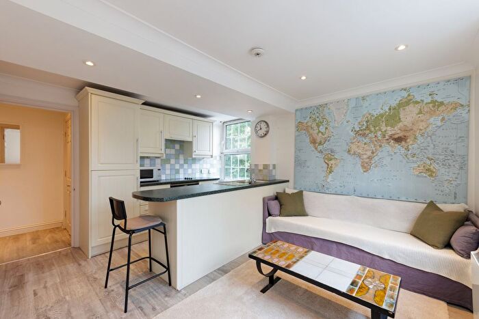 1 Bedroom Flat To Rent In Gatliff Close, Ebury Bridge Road, London, SW1W