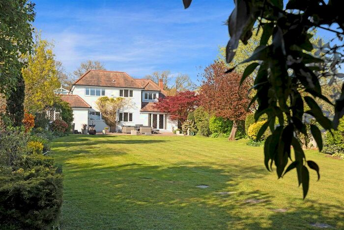 4 Bedroom Detached House For Sale In The Ridgeway, Northaw, Potters Bar EN6