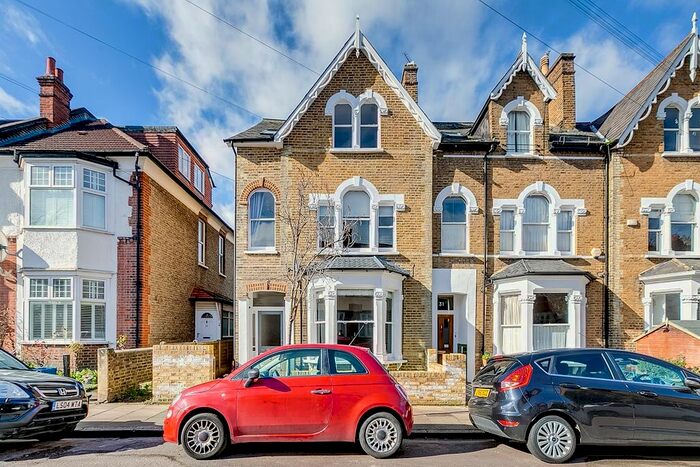 2 Bedroom Flat To Rent In Elm Road, London, SW14