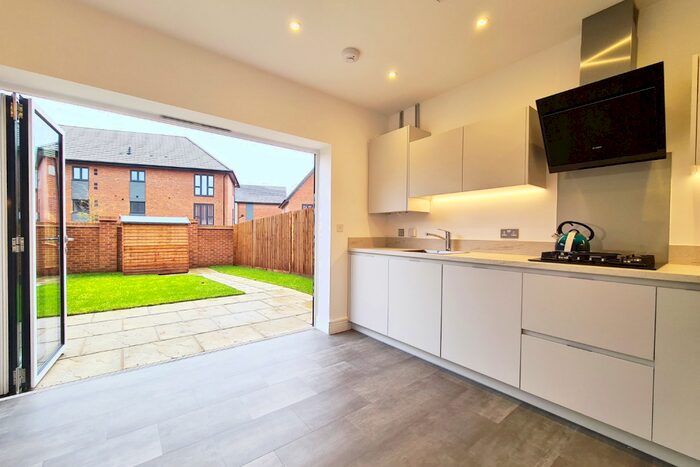 2 Bedroom Semi-Detached House To Rent In Paddock Way, Crowthorne, Berkshire, RG45