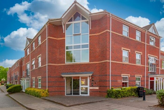 2 Bedroom Flat To Rent In Alma Road, Banbury, OX16