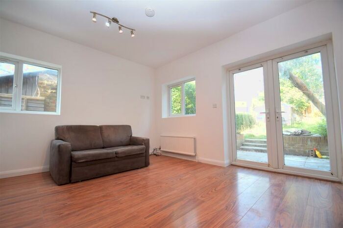 1 Bedroom Flat To Rent In Hallowell Road, Northwood, HA6