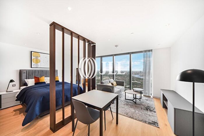 Flat To Rent In Landmark Pinnacle, Marsh Wall, E14