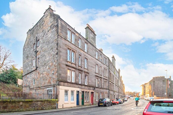 1 Bedroom Flat For Sale In Broughton Road, Edinburgh, EH7