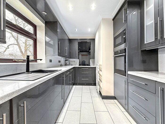 2 Bedroom Flat To Rent In Lambourne Court, St Johns Close, Uxbridge, Greater London, UB8