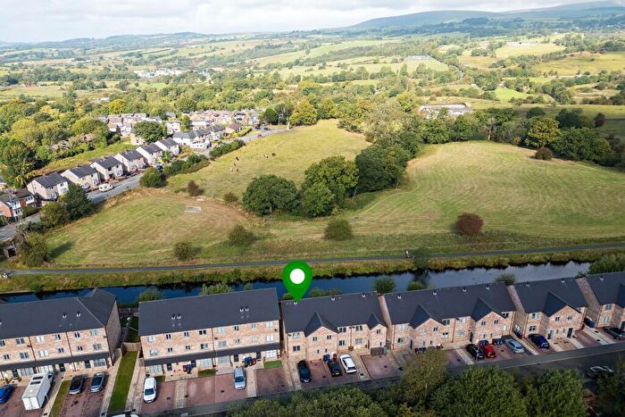 3 Bedroom Mews For Sale In Marina View, Reedley, Lancs, BB12