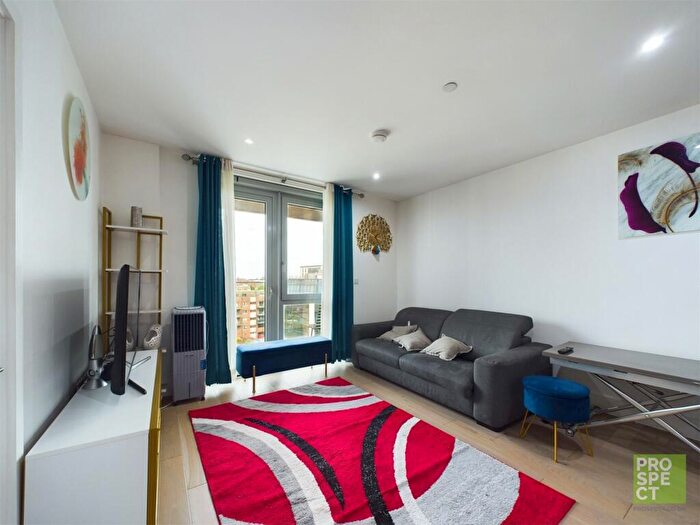 2 Bedroom Apartment To Rent In Verto, Kings Road, Reading, Berkshire, RG1