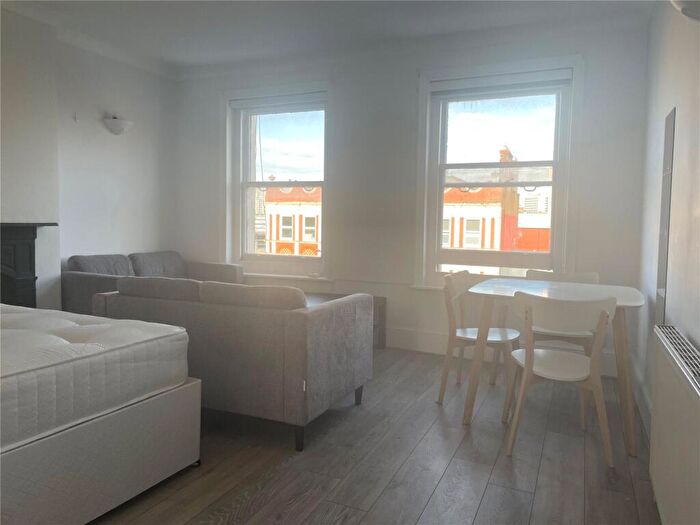 3 Bedroom Apartment To Rent In Hampstead Road, Euston, London, NW1