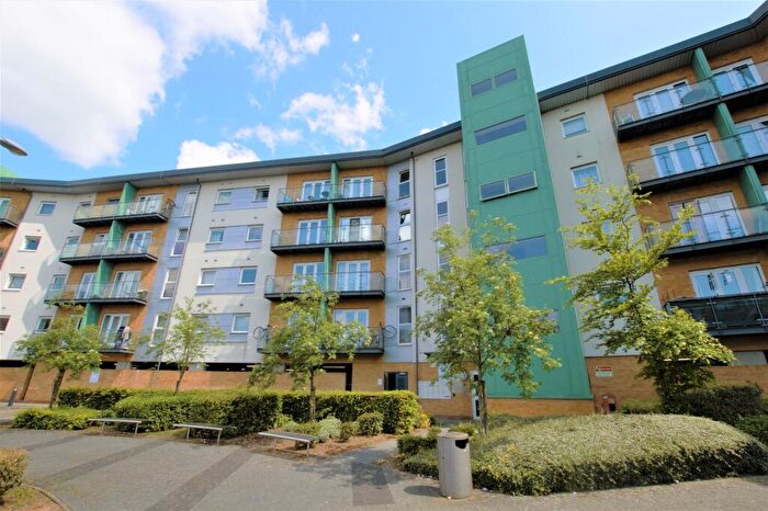 1 Bedroom Flat To Rent In Parkhouse Court, Hatfield, AL10
